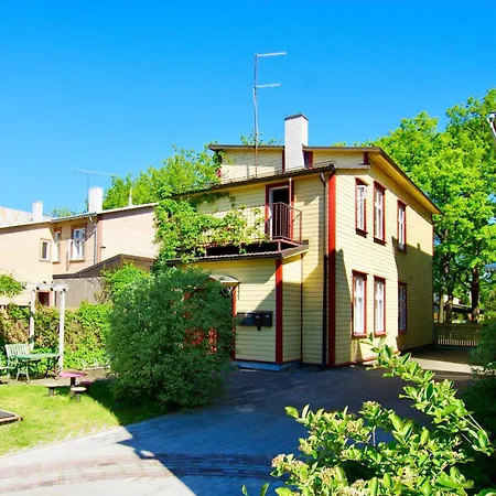 Apartman The Yellow House Studio, Free Parking *